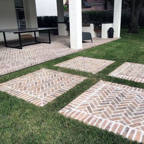 Brick Walkway Ideas, Brick Landscape, Diy Walkway, Beautiful Pathways, Walkways Ideas, Paving Bricks, Brick Walkways, Paving Tiles, Brick Ideas