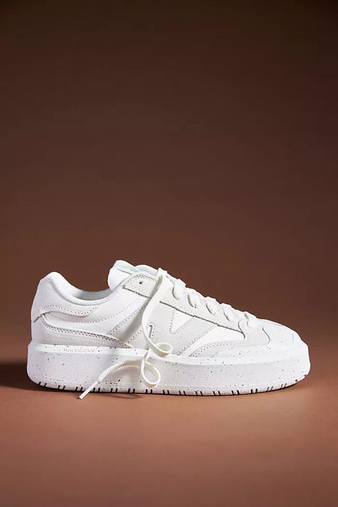 Cute Sneakers, Fancy Shoes, White Sneakers Women, Shoe Inspo, Everyday Shoes, Aesthetic Shoes, Swag Shoes, Nike Shoes Women, Trendy Sneakers