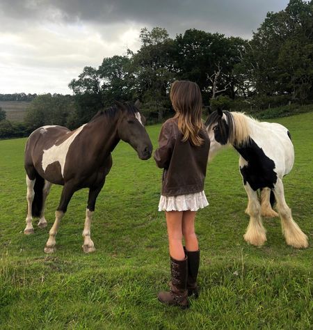 Alpaca Blend Jumper curated on LTK Horse Girl Aesthetic, Foto Cowgirl, Farm Clothes, Looks Country, Cowgirl Aesthetic, Horse Aesthetic, Farm Girl, New Energy, Cowgirl Style