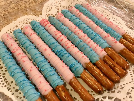 Gender Reveal Ideas Snack Table, Snack Table For Gender Reveal, Chocolate Covered Pretzel Rods Gender Reveal, Gender Reveal Casual Outfit, Rice Krispie Gender Reveal Treats, Pretzel Gender Reveal, Gender Reveal Pretzel Sticks, Gender Reveal Dipped Strawberries, Candy Table Ideas Gender Reveal