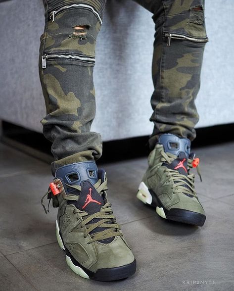 #FEATUREMYSNEAKS 👈 on Instagram: “What’s your favorite Travis Scott collab? 🌵 📸: @krip2nyt3 | Jordan 6 Cactus Jack #featuremysneaks” Jordan 6 Outfit Men, Jordan 6 Outfit, Jordan 6 Travis Scott, Mode Dope, Nike Street, Custom Shoes Diy, Animal Instinct, White Shadow, Red Denim