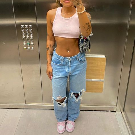 lisa 👼🏽 on Instagram: “some recent elevator fits” Pink Jordan 1 Outfit Women, Pink Jordans Outfit, Jordan 1 Outfit Women Summer, Jordans Outfit Women, Air Jordans Outfit, Nike Jordan Outfit, Lisa Onuoha, Jordan 1 Pink, Air Jordan 1 Outfit Women