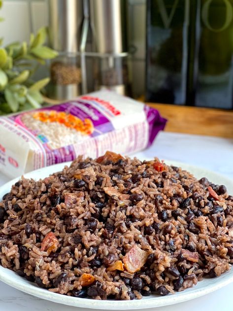 Congris Cubano Recipe, Cuban Congri Recipe, Cuban Rice And Beans, Cubano Recipe, Korean Mexican, Canned Beans Recipe, Cuban Rice, Black Beans Rice, Cuban Black Beans