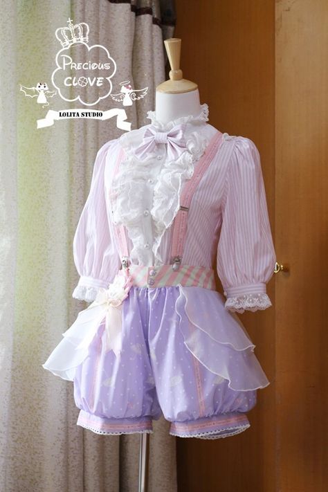 Film Collects Dust Melanie Martinez Style, Ouji Fashion, Anting Manik, Singing In The Rain, Pastel Fashion, School Clothes, Kawaii Fashion Outfits, White Outfit, Japanese Street Fashion