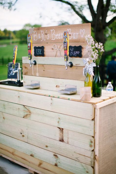 8 Satellite Bars To Get Your Drink On Diy Beer Bar, Diy Beer Tap, Beer Bar Wedding, Wedding Bar Ideas, Diy Wedding Bar, Diy Cocktail Bar, Wedding Cocktail Bar, Backyard Bbq Wedding, Drink Stations