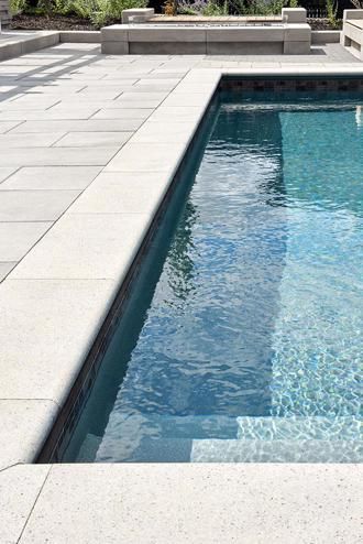 Palmas, Raised Spa With Spillover, Techo Bloc Blu 60 Greyed Nickel, Grey Pool Deck, Stone Pool Deck, Pool Paving, Pool Pergola, Inground Pool Landscaping, Travertine Pool Coping