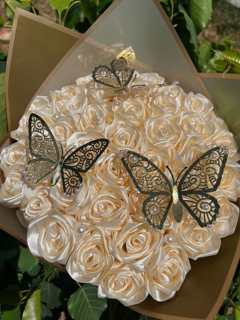 Flowers With Butterflies Bouquet, Gold Bouquet Of Flowers, Ramo Flowers Ribbon, Golden Flower Bouquet, Beige Roses Bouquet, Ramo Ribbon Bouquet, Eternal Ribbon Roses, Forever Flowers Bouquet, Brown Roses Bouquet