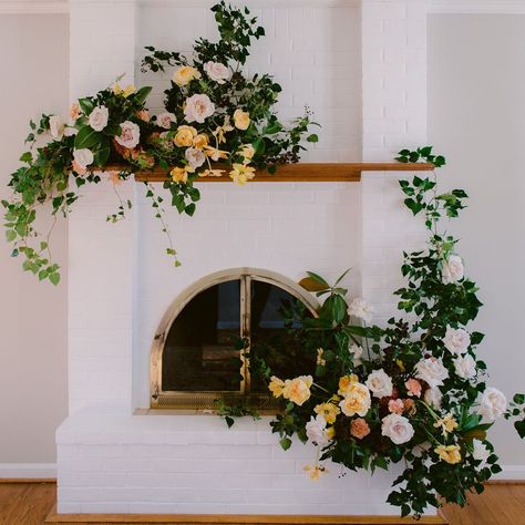 Fireplace Flowers, Floral Inspiration, Mantle Decor, Fireplace Mantle, Wedding Florals, Floral Wedding, Fireplace, Weddings, Floral