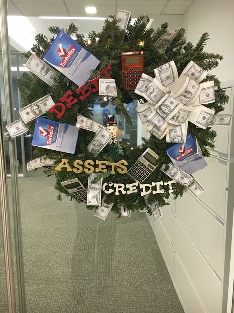 Accounting themed wreath for work Bank Themed Christmas Tree, Work Office Door Wreath, Office Wreath Ideas, Accounting Decorations, Accounting Christmas Tree, Medical Office Christmas Tree, Accounting Christmas Decorations, Christmas Theme Office Desk, Holiday Office Decor