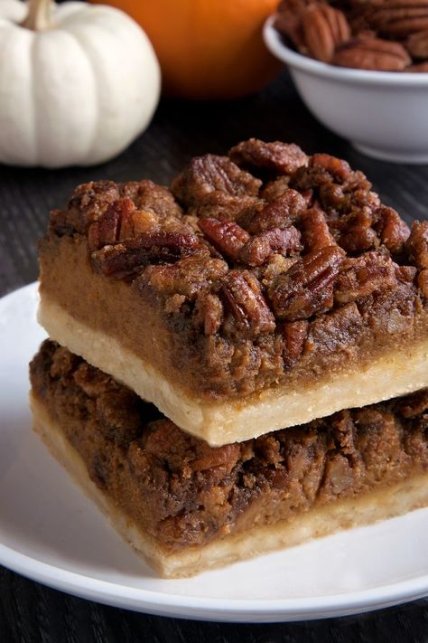 Pumpkin pecan pie bars have a homemade sugar cookie crust, pumpkin filling and a pecan streusel topping. With a gluten-free option. Perfect for the holidays! Pumpkin Pecan Bars, Gluten Free Pecan, Pecan Pie Bars Recipe, Pecan Pumpkin, Pumpkin Filling, Pecan Desserts, Fun Thanksgiving Desserts, Sugar Cookie Crust, Pie Bar Recipes