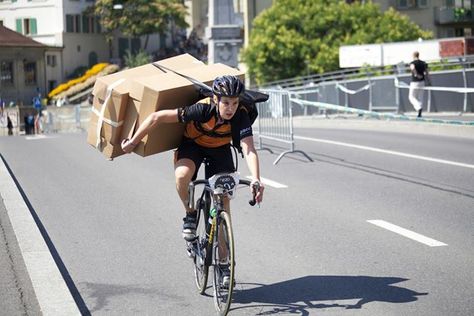 We are the bicycle couriers. Make a conscious choice for your deliveries. Photo by blueandwhitehoops Bicycle Courier, International Courier Services, Urban Bicycle, Bike Messenger, Cycling Photography, Urban Cycling, Fixed Gear, Courier Service, Reference Photos