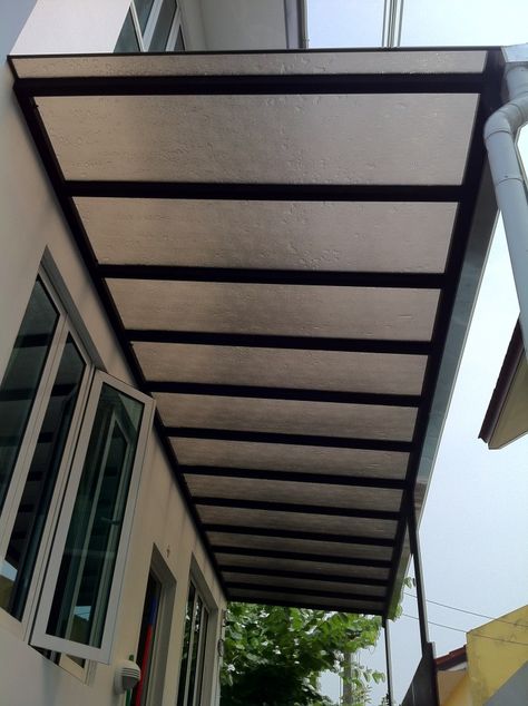 Policarbonato Polycarbonate Roof Panels, Polycarbonate Roof, Pergola Carport, Modern Roofing, Dirty Kitchen, Steel Pergola, Roof Architecture, Canopy Design, Covered Pergola