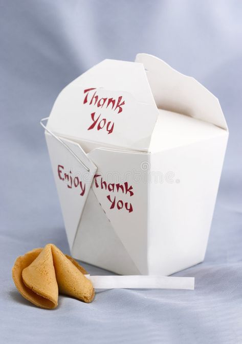 Chinese Cookie, Personalized Fortune Cookies, Chinese Fortune Cookie, Chinese Cookies, Chinese Takeout Box, Asian Party, Food Chinese, Cookie Table, Food T