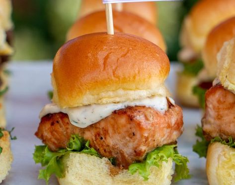 Grilled Salmon Bites, Salmon Sliders Hawaiian Rolls, Salmon Sliders Recipes, Salmon Appetizers For Party, Salmon Sandwich Recipes, Salmon Sliders, Salmon Appetizer Recipes, Homechef Recipes, Leave Only Footprints