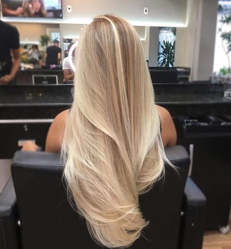 PL ⬅️ on Instagram: “#hairgoals Inspo @_luxury_fashion_style ✨” Blonde Hair Inspiration, Balayage Hair Blonde, Blonde Hair Looks, Blonde Hair With Highlights, Brown Blonde Hair, Long Blonde, Long Blonde Hair, Grunge Hair, Blonde Balayage