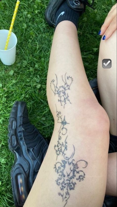 Rosalia Foot Tattoo, Side Of Leg Tattoo, Tattoos Black Women, Tattoo S, Discreet Tattoos, Makeup Tattoos, Dream Tattoos, Dope Tattoos, Simplistic Tattoos