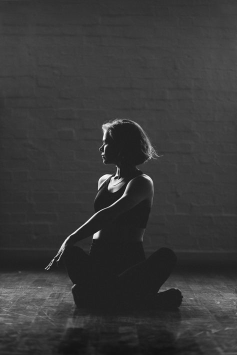 Yoga photographers | London | Helen | Heather Neilson Photography Yoga Session Photography, Artistic Yoga Photography, Yoga Aesthetic Photography, Yoga Photoshoot Ideas, Yoga Shoot, Business Shoot, Photo Yoga, London Weather, Yoga Poses Photography