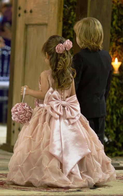 Rose Globe, Disney Inspired Wedding, Pink Flower Girl Dresses, Foto Tips, Bohol, Wedding Flower Girl, Wedding Pics, Flower Girls