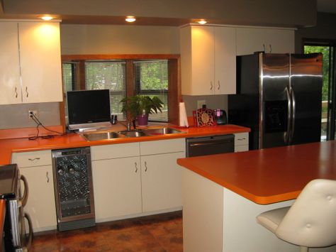 orange countertop with white cabinets Orange Countertops, Kitchen Cabinets Orange, Painting Kitchen Counters, Kitchen Countertop Organization Ideas, Orange Kitchen Decor, Kitchen Countertop Organization, Turquoise Kitchen, Painted Kitchen Cabinets Colors, Orange Kitchen