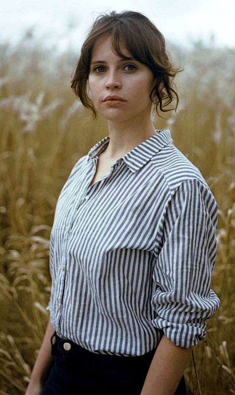 Violet Bridgerton, Felicity Rose Hadley Jones, Feminine Icons, Human Photo, Jyn Erso, Dramatic Classic, Felicity Jones, Star Wars Outfits, Normal Girl