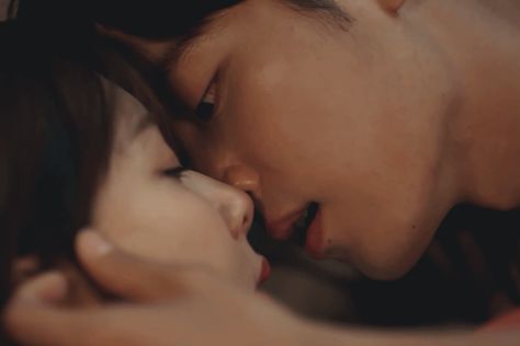 Hot Kiss Reference, Warm Meet You Drama Kiss, Kdrama Deep Kiss, C Drama Kiss Scene, Kiss Scenes From Kdrama, Kdrama Kiss Sence, Kdrama Romantic Kiss Gif, Romantic Kiss Gif, Anime Kiss Gif