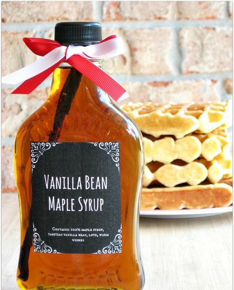 Give friends and family homemade syrup for the holidays. Vanilla Maple Syrup, Christmas Gifts Homemade, Maple Syrup Candy, Vanilla Products, Edible Holiday Gifts, Homemade Maple Syrup, Diy Vanilla, Kitchen Ipad, Maple Sugaring