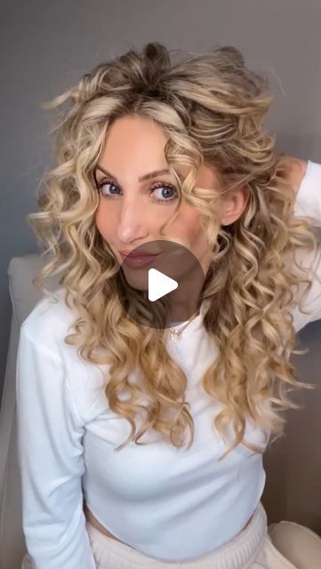 DANA PLUMMER on Instagram: "Micro Curls! Comment “Curls” for links to my favorite curling irons for this style! Both under $30 on Amazon:)

These curls give me 3 days of super cute hair styles:)

#hairstyleideas #hairtutorial #hairartist #curlyhairstyles" Simple Curled Hairstyles, How To Use A Curling Iron, Micro Curls, Curling Iron Tutorial, Curled Updo, Curling Irons, Chris Stapleton, Cute Hair, Artistic Hair