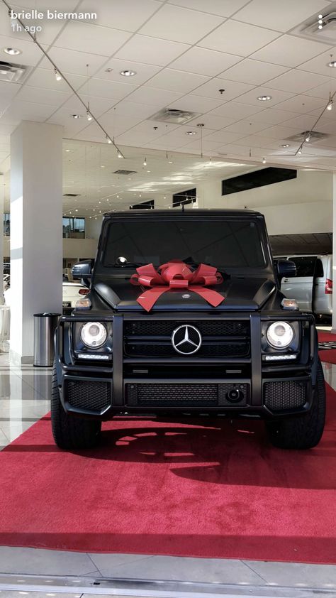 Mercedes G Wagon Black, G Wagon Black, مرسيدس بنز, Dream Cars Mercedes, Mercedes G Wagon, Lux Cars, Luxury Lifestyle Dreams, Classy Cars, G Class