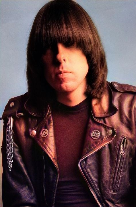 Johnny Ramone Johnny Ramone, The Ramones, Colorized Photos, Rock Groups, Alternative Music, Ramones, Alternative Rock, White Photo, Rock Music