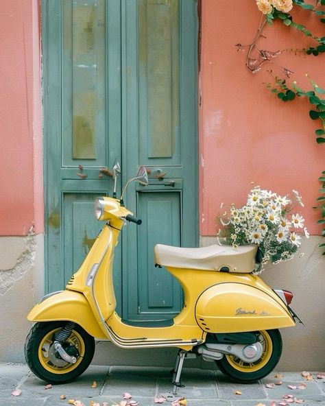 Wedding Vespa, Vespa Aesthetic, Vespa Vintage, Dreamcore Weirdcore, Instagram Wedding, 2024 Wedding, Still Life Art, Urban Sketching, Summer Aesthetic