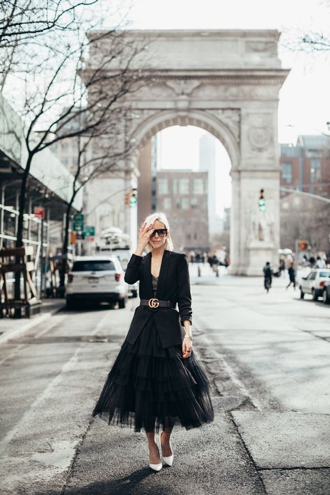 Black Tulle Skirt Outfit Casual, Tule Skirt Outfit, Tulle Skirt Outfit Casual Street Style, Style A Tulle Skirt, Black Tulle Skirt Outfit, Tulle Skirt Outfits Casual, Tulle Skirt Fashion, Tutu Skirt Outfit, Tulle Outfit