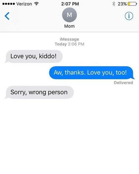 Mom Text Messages, Wrong Person Text, Text Message Meme, Messages Ideas, Funny Mom Texts, Funny Text Pictures, Mom Texts, Wrong Number Texts, Hilarious Texts