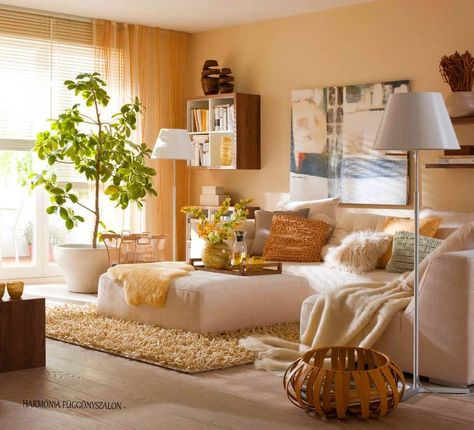 Light Yellow Bedrooms, Light Yellow Walls, Yellow Walls Living Room, Yellow Decor Living Room, Yellow Bedroom Decor, Walls Living Room, Yellow Room, Yellow Living Room, Yellow Interior