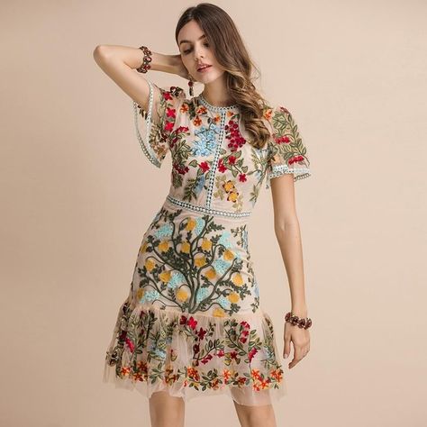 7a6a74cbe87bc60030a4bd041dd47b78desc42100085ri Casual Elegant Style, Vintage Party Dresses, Flare Sleeve Dress, Runway Dresses, High Quality Dress, Mongolia, Ruched Dress, Mode Inspiration, Botswana