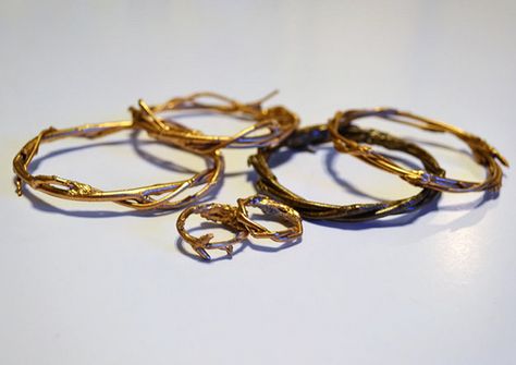 Turn a few twigs into shiny arm candy. Handmade Jewelry Diy Bracelets, Twig Bracelet, Jewelry Making Ideas, Branch Bracelet, Twig Jewelry, Steampunk Jewellery, Metalsmithing Jewelry, Jewelry Diy Bracelets, Crafts Kids