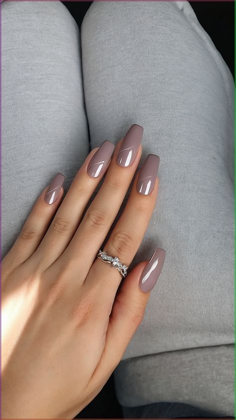 Fall One Color Nails, Nail Art Ideas For Fall, Fall Nails For Light Skin, Taupe Fall Nails, Late September Nails, Trending Fall Nails 2024, Nails To Match Sage Green Dress, Fall Nails Trendy Simple, Fall Simple Nail Designs