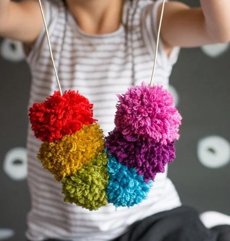 Pompom Necklace, Birthday Themes For Adults, Diy Projects For Adults, Rainbow Pom Pom, Pom Pom Necklace, Yarn Crafts For Kids, Pom Pom Crafts, Diy Projects For Kids, Crafty Kids