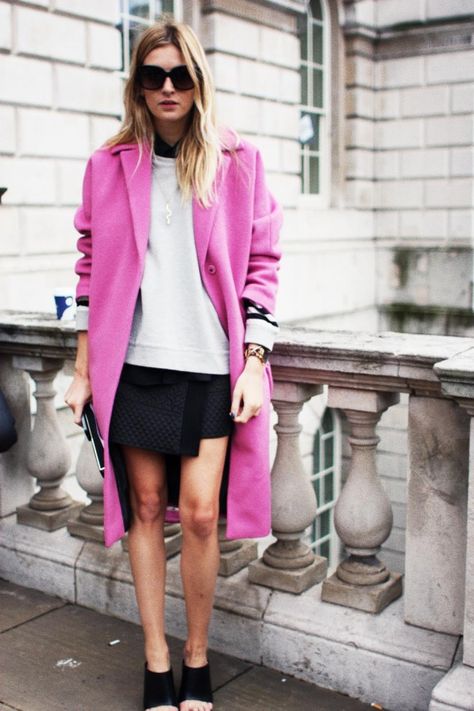 Anna Dello Russo, London Fashion Week Street Style, Fashion Week Spring 2014, Bubble Gum Pink, Looks Street Style, Pink Coat, Elegantes Outfit, Spring Street Style, Pink Jacket