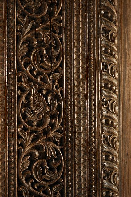 Ancient Wood Carving-0085 | Lankathilaka R.M.V Kandy | Flickr Wooden Carving Design, Ornamental Wood Carving, Modern Home Entrance, Wooden Bedroom Furniture Sets, Medieval Pattern, Traditional Front Doors, Wall Carvings, Wood Carving Furniture, Wooden Sofa Set Designs