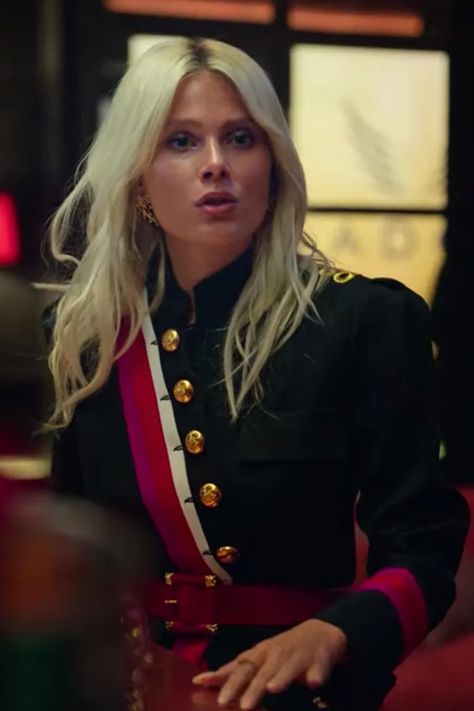 Elite Season 6, Elite Outfits, Black Military Jacket, Sequin Suit, Elite Fashion, Zebra Print Dress, Tweed Mini Skirt, Military Style Jackets, Best Outfits