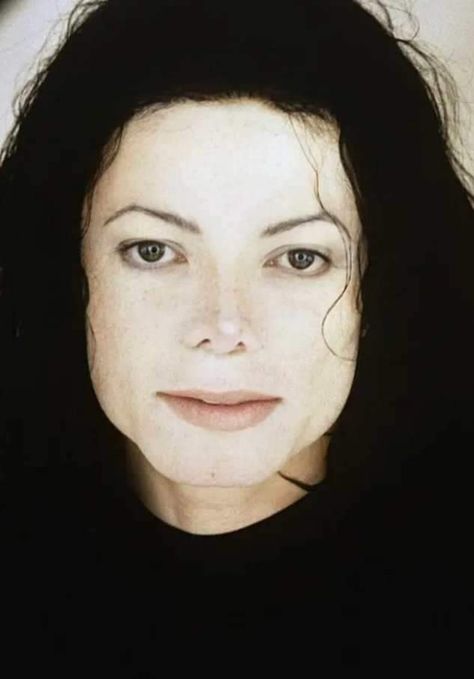 Michael Jackson With No Makeup, Janet Jackson Smile, Michael Jackson No Makeup, Michael Jackson Without Makeup, Michael Jackson Eyes, Michael Jackson 90s, Michael Jackson Makeup, Michael Jackson Christmas, Michael Jackson Grave