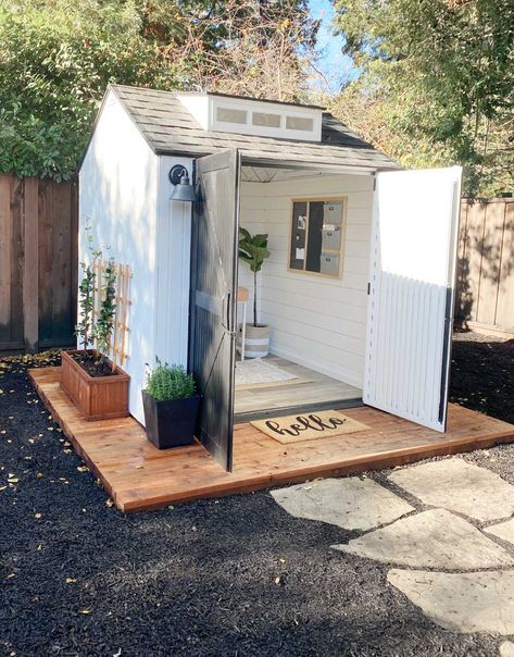 Metal Garden Shed Ideas, Rubbermaid Shed Accessories, Shed Office Ideas, Home Office Shed, Rubbermaid Shed, She Shed Office, Small Garden Tools, Office Shed, Barn Builders