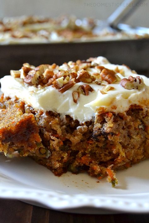 Pineapple Crunchy, Frosting For Carrot Cake, Carrot Cake Recipe Homemade, Bolo Grande, Spiced Cake, Carrot Cake Recipe Easy, Fresh Carrots, Coconut Dessert, Best Carrot Cake