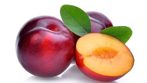 Plums are edible fruits with great nutritional value. China, India, and Serbia are three top producers of plum in the world. Plum Benefits, Keto Friendly Fruit, Fruits Name In English, Prune Fruit, Fruit Love, Keto Fruit, Fruit Names, Fruit List, Dried Plums