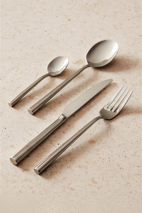 FORGED STEEL SET Modern Cutlery, Silver Ware, Cutlery Aesthetic, Unique Flatware, Luxury Cutlery, Flatware Design, Roast Chicken Dinner, Modern Flatware, Must Have Kitchen Gadgets