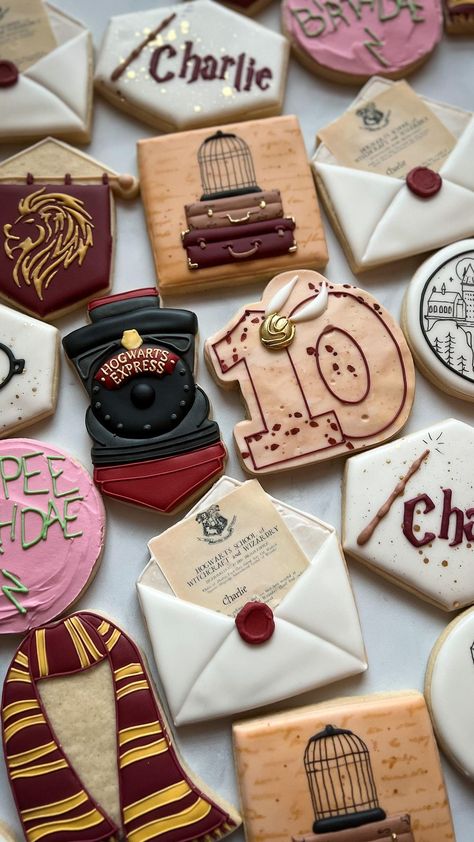 Harry Potter Iced Cookies, Harry Potter Theme Cookies, Royal Icing Harry Potter Cookies, Harry Potter First Birthday Cookies, Harry Potter House Cookies, Harry Potter Sorting Hat Cookies, Harry Potter Christmas Cookies, Ravenclaw Cookies, Hogwarts Cookies