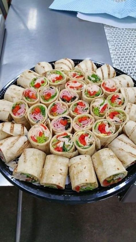 Wraps Platter Ideas, Chicken Platters For Parties, Wrap Platter Ideas, Chicken Platter Ideas, Mini Wraps For Party, Party Trays Ideas Food Platters Catering, Mini Chicken Wraps, Savoury Platter Ideas, Sandwich Platters For Parties