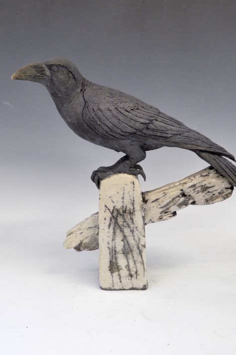 Raku Sculpture, Ceramic Birds Sculpture, Coil Pottery, Clay Birds, Goddess Sculpture, Pottery Animals, Crow Art, Bird Carving, Raven Art