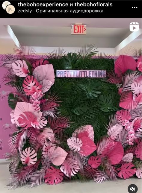 Selfie Wall, Decoration Vitrine, Fiesta Tropical, Wedding Backdrop Decorations, Beauty Room Design, Birthday Party Theme Decorations, Event Backdrop, Diy Birthday Decorations, Tropical Party