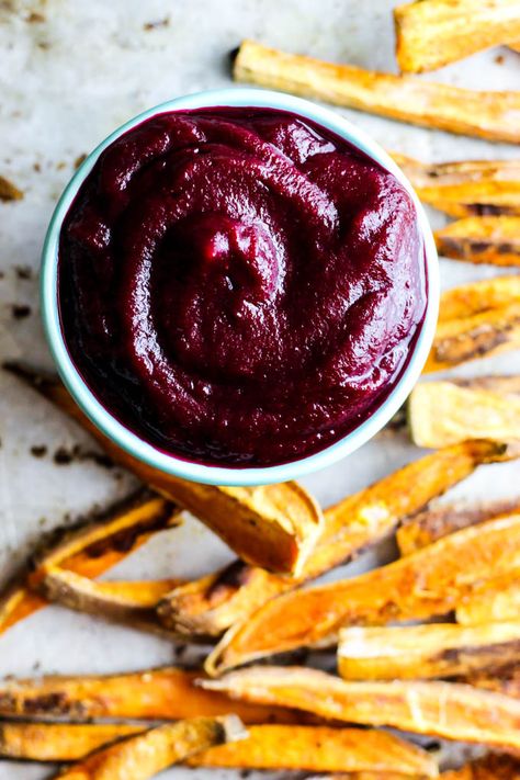 Beet Ketchup Recipe, Sweet Potato Fry Dip, Beet Ketchup, Crispy Sweet Potato Fries, Ketchup Recipe, Crispy Sweet Potato, Gluten Free Sides Dishes, Clean Eating Lunch, Beet Recipes